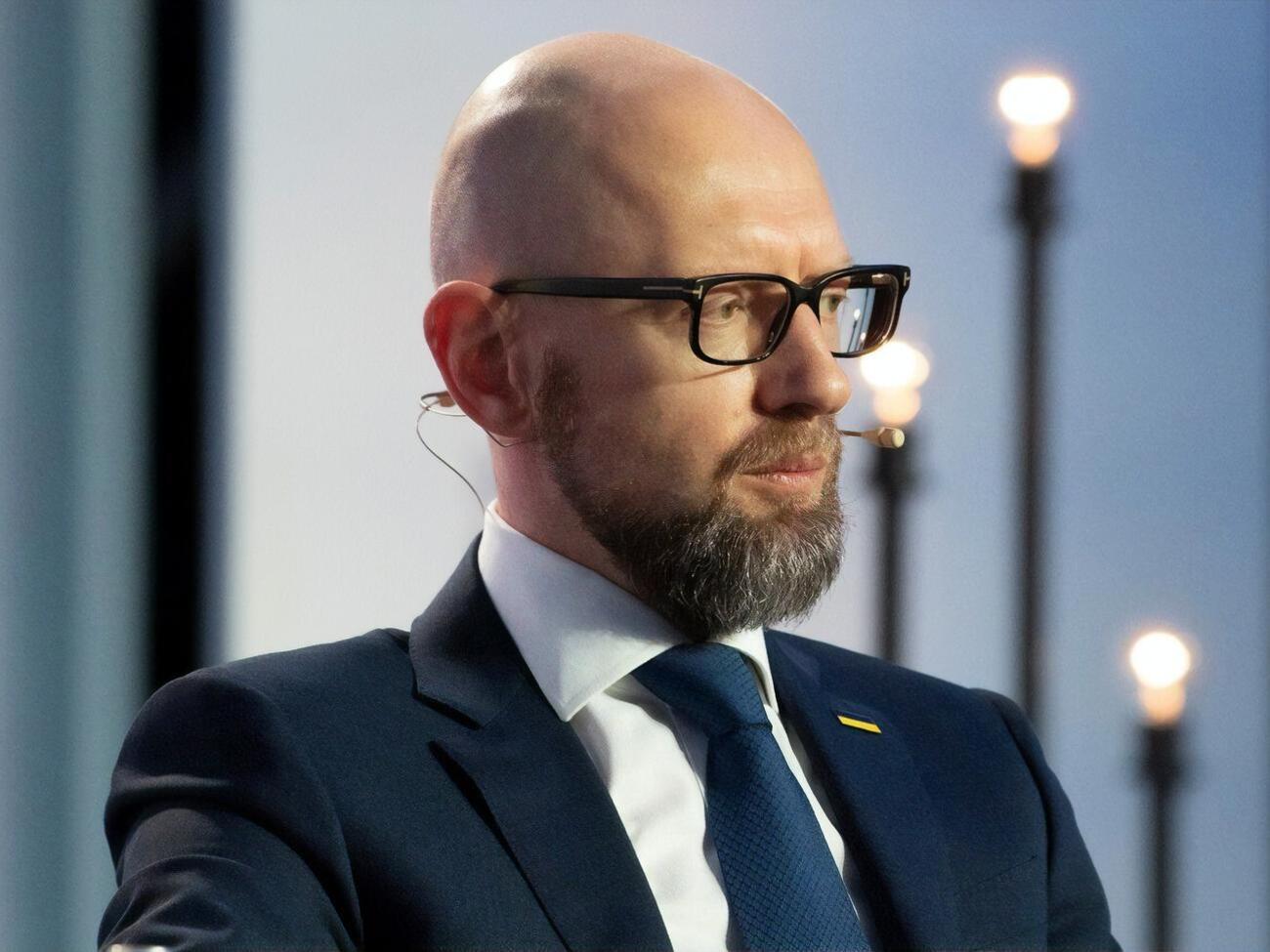 Яценюк:&nbsp;Если в 2023 году экономика не упадет, я поаплодирую