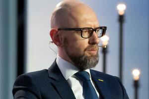 Яценюк: Якщо у 2023 році економіка не впаде, я проаплодую