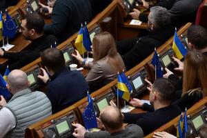 У законопроєкті пропонують не допускати депутатів, які поширюють інформацію про рішення ВРУ передчасно, на засідання протягом п'яти днів