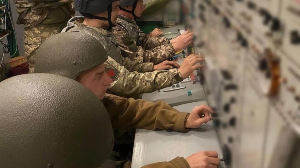 Українська ППО збила 61 крилату ракету з 71 запущеної окупантами (на фото робота батареї С-300)