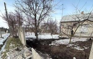 Ракета впала на подвір'я житлового будинку, але не розірвалася