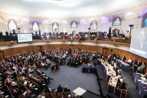 Стоит ли разрешать благословение для однополых пар, обсуждалось в течение двух дней