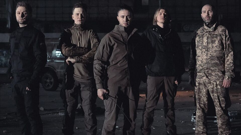 Ідея кліпу гурту "Антитіла" на пісню "Фортеця Бахмут" полягає у тому, що снаряди із цитатами з пісні підрозділ відправляє у напрямку ворога і вони знищують його
