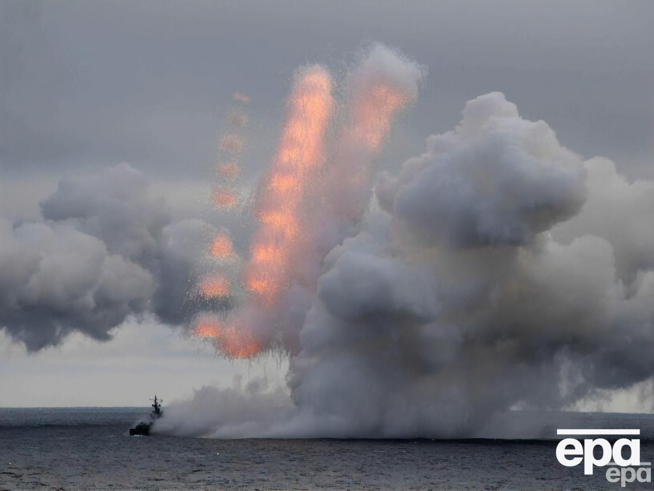 РФ вивела у Чорне море 11 кораблів