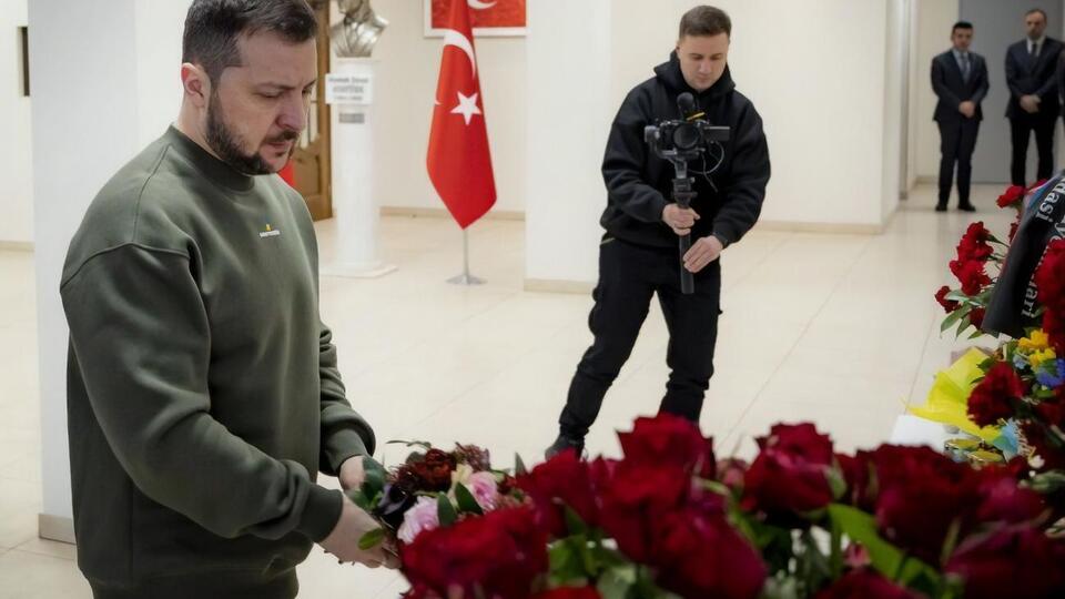 Зеленський висловив співчуття турецькому народу у зв'язку із загибеллю людей під час землетрусів 6 лютого