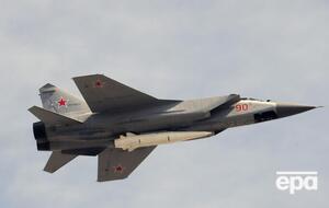 Вероятно, оккупанты в Беларуси тренировались с целью выдавать взлет обычных истребителей за взлет носителя "Кинжалов", утверждает мониторинговая группа "Беларускі Гаюн"