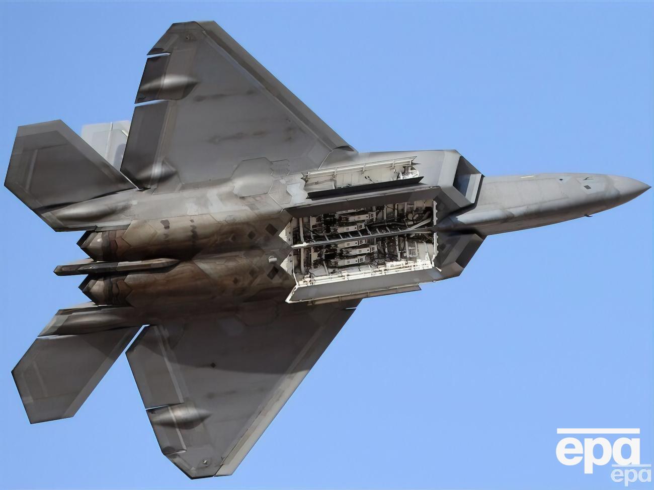 Американский истребитель сбил неопознанный объект над Канадой