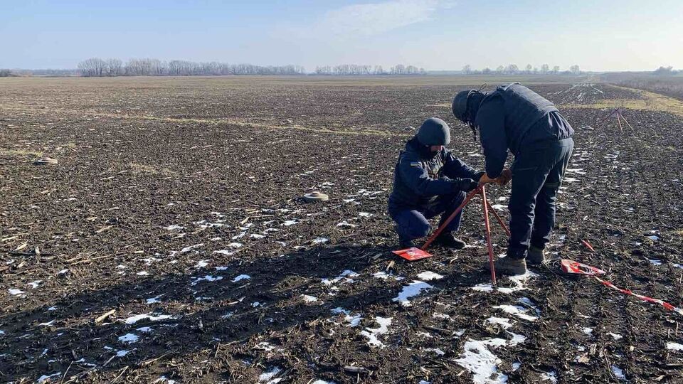 Разминирование территорий, где велись боевые действия, все еще продолжается