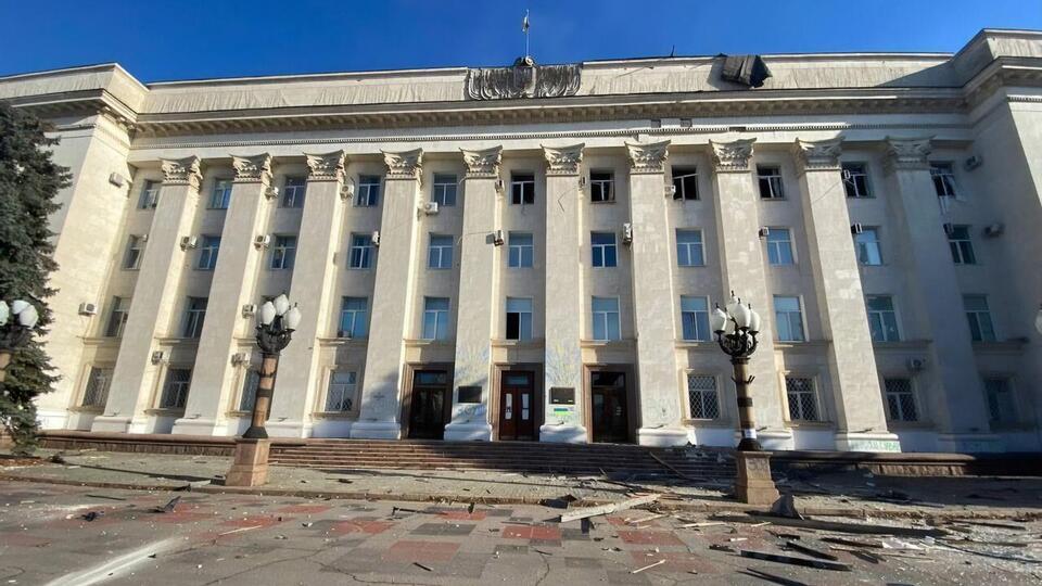 Центр Херсона знову під вогнем ворожої артилерії, розповіли в ОДА