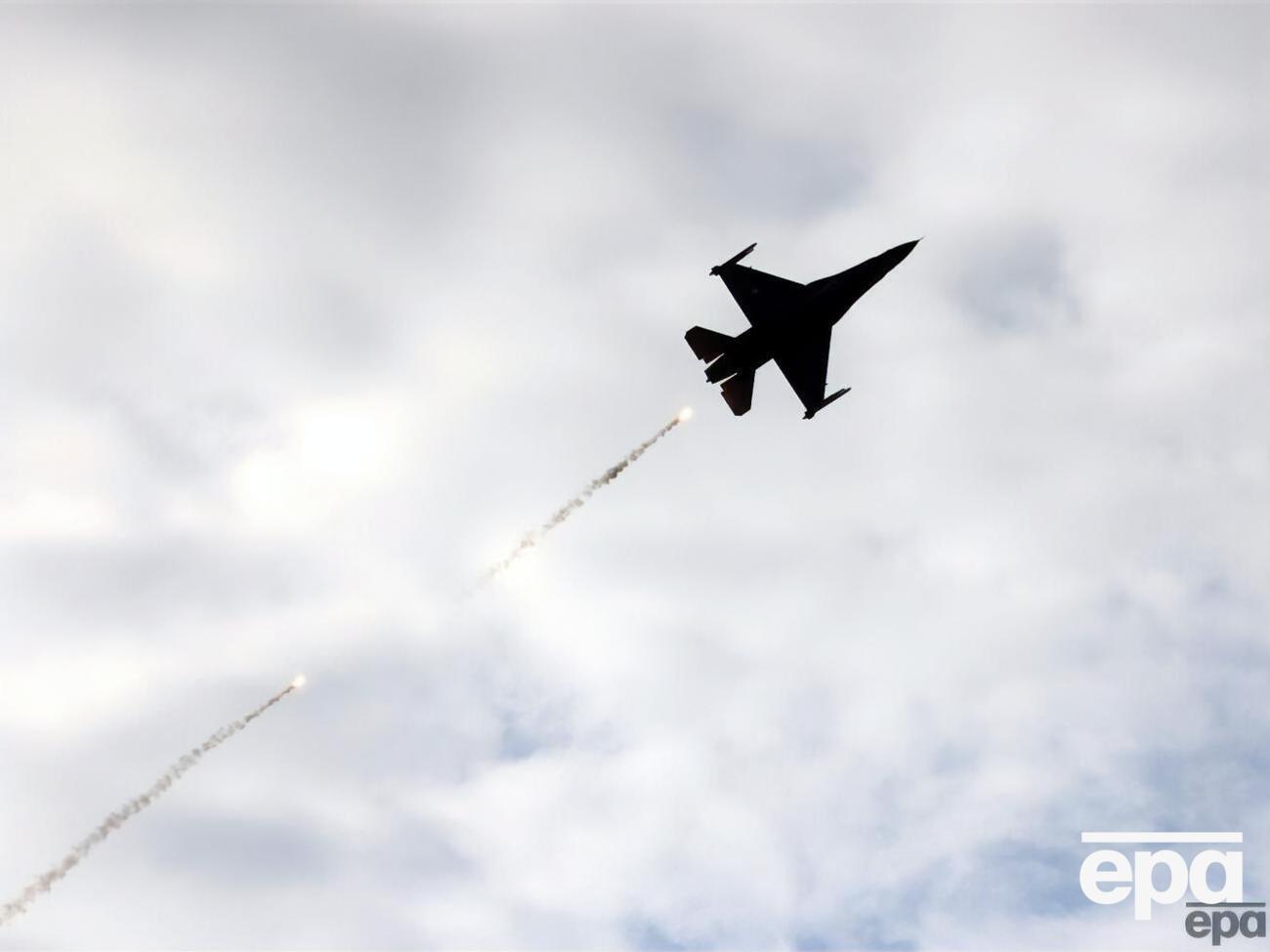 Поки що жодна країна не надавала Україні бойових літаків