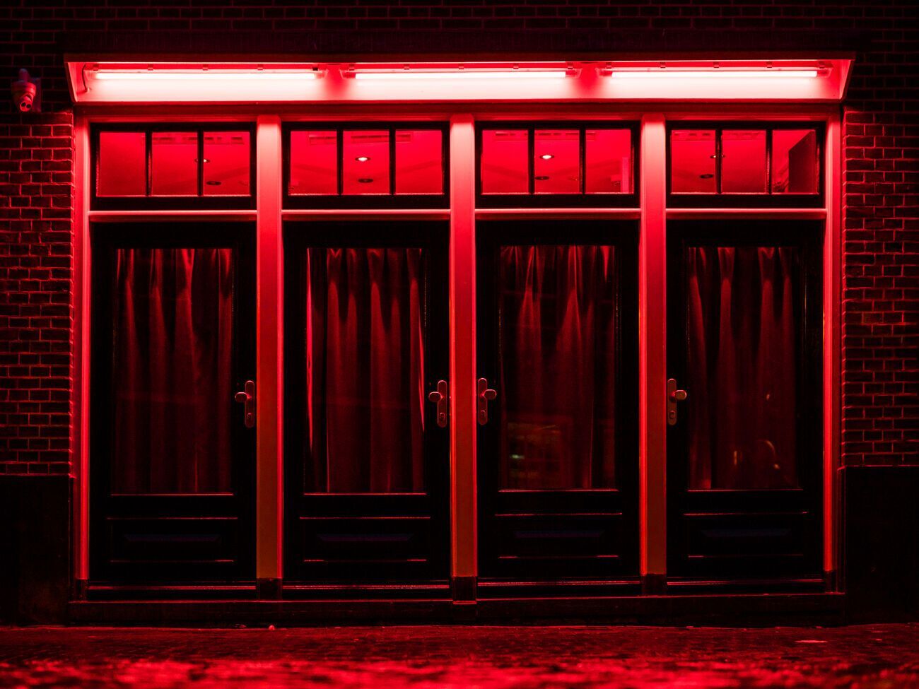 В квартале "красных фонарей" Амстердама запретят употребление марихуаны