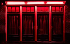 В квартале "красных фонарей" Амстердама запретят употребление марихуаны