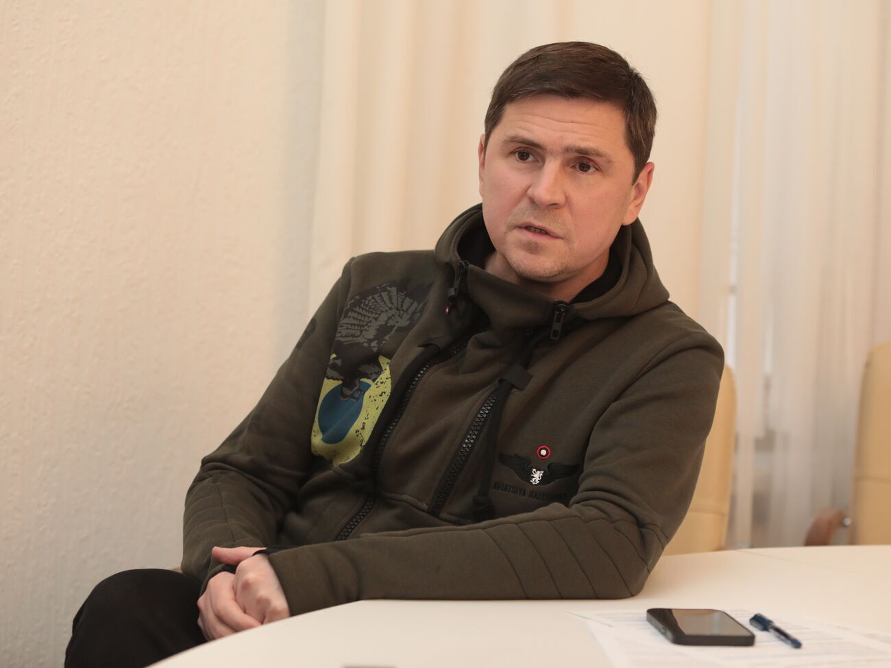 Для быстрой ликвидации оккупантов нужны "дальнобойные ракеты, танки и авиация", отметил Подоляк