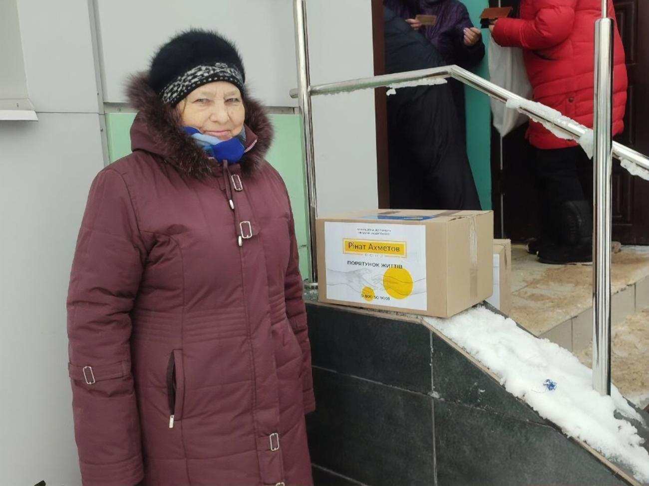 В целом Фонд Рината Ахметова передал Днепропетровской области почти 60 тыс. продуктовых наборов