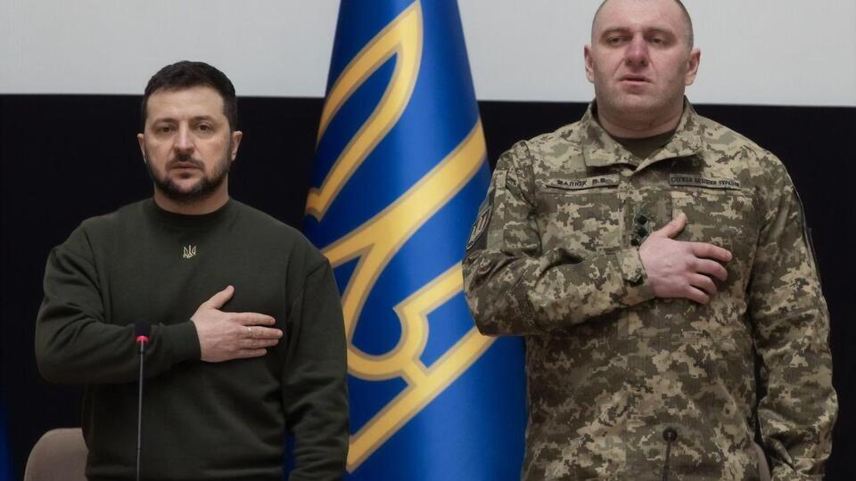 Зеленський (ліворуч): Малюк довів, що є патріотом і професіоналом