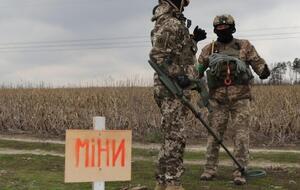 Украинцев призывают передвигаться по уже проверенным дорогам