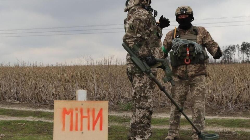 Украинцев призывают передвигаться по уже проверенным дорогам