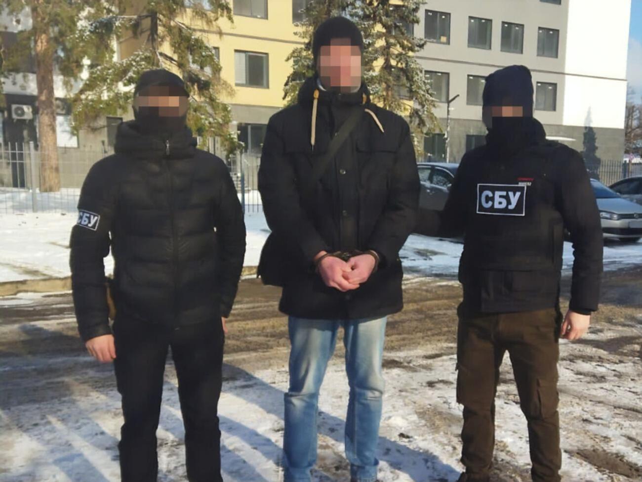 Следователи СБУ сообщили задержанному о подозрении по статье о коллаборационной деятельности