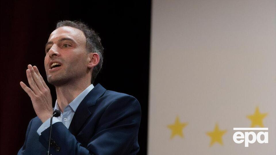 Глюксманн вважає, що Україні треба надати і авіацію, і ППО, і далекобійні ракети