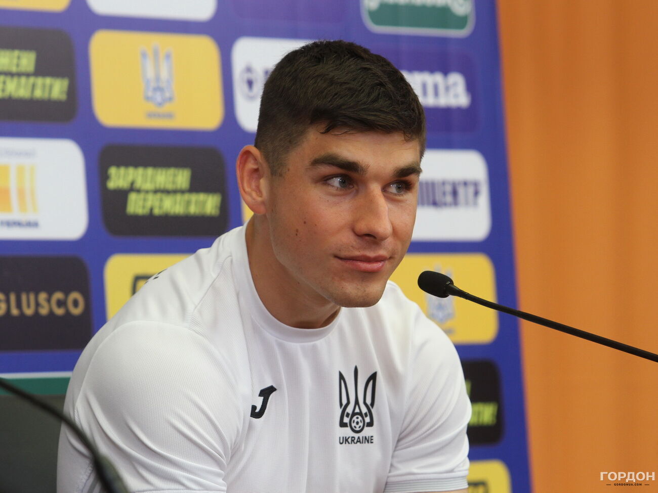 Малиновский ждет извинений от американского комментатора в эфире во время следующего матча