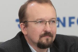 Сийярто прилетел в Беларусь на военном самолете ВВС Венгрии. На самолете страны НАТО в страну, где говорят о натовской угрозе