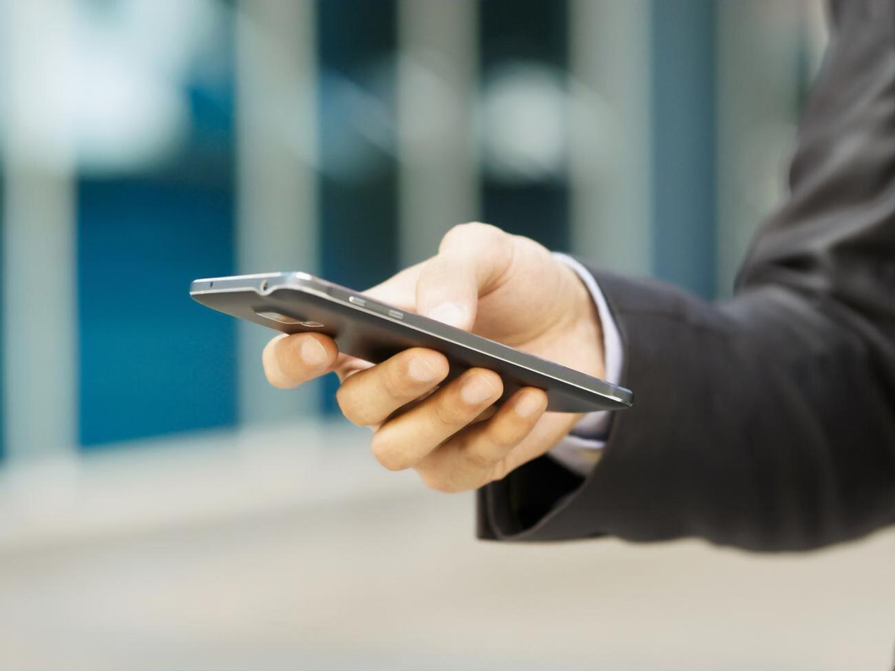 Мобильные операторы получили 120 земельных участков для построения станций 4G-связи