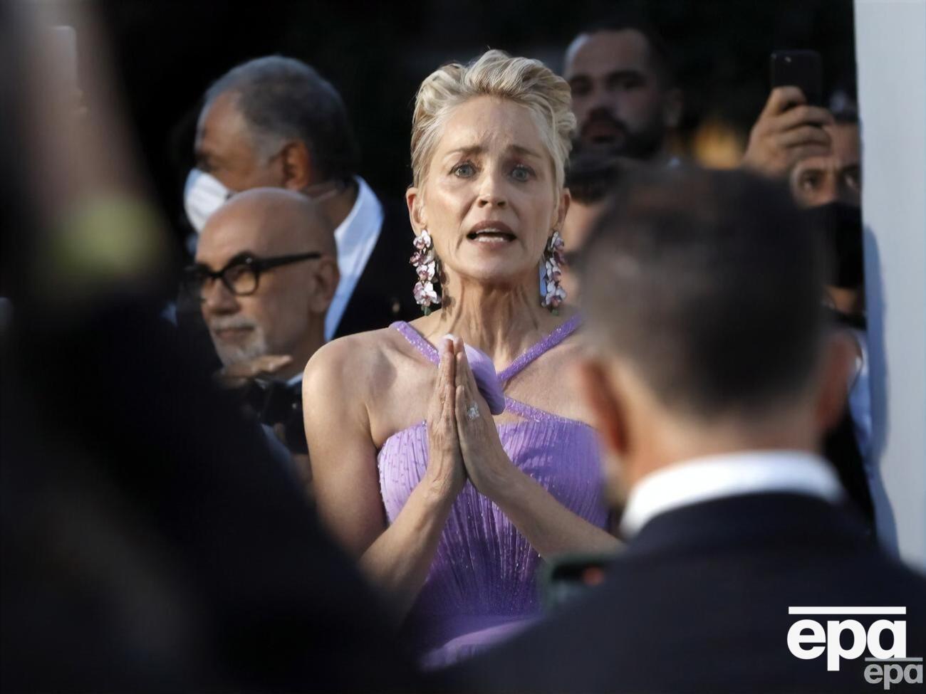 Шэрон Стоун не комментировала смерть брата