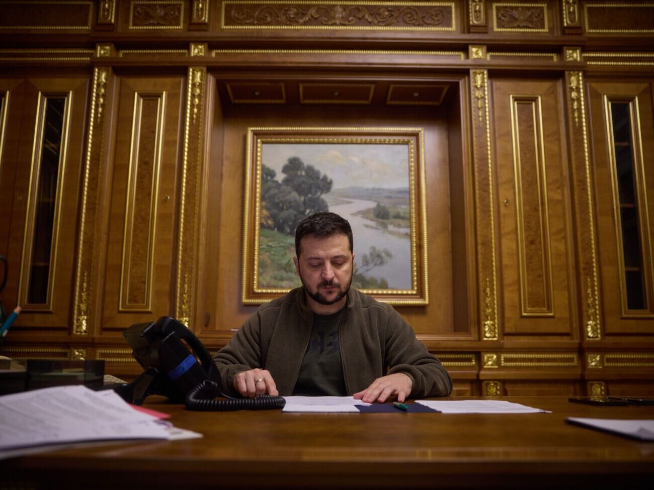 Україна цінує підтримку Кіпру на її шляху до ЄС, зазначив Зеленський (на фото) за підсумками розмови з Крістодулідісом