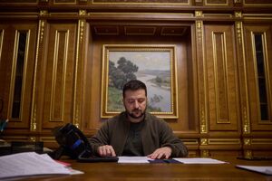 Украина ценит поддержку Кипра на ее пути в ЕС, отметил Зеленский (на фото) по итогам разговора с Христодулидисом