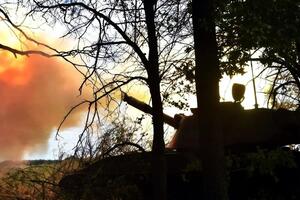 Украинские военные ежедневно отбивают штурмы врага на Донбассе
