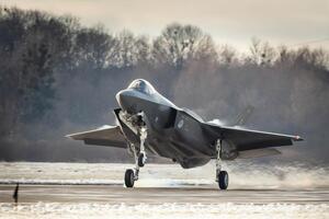В Польше несут боевое дежурство восемь нидерландских F-35