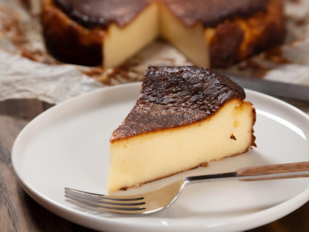Під час приготування баскського чизкейку можна використовувати різні види сиру