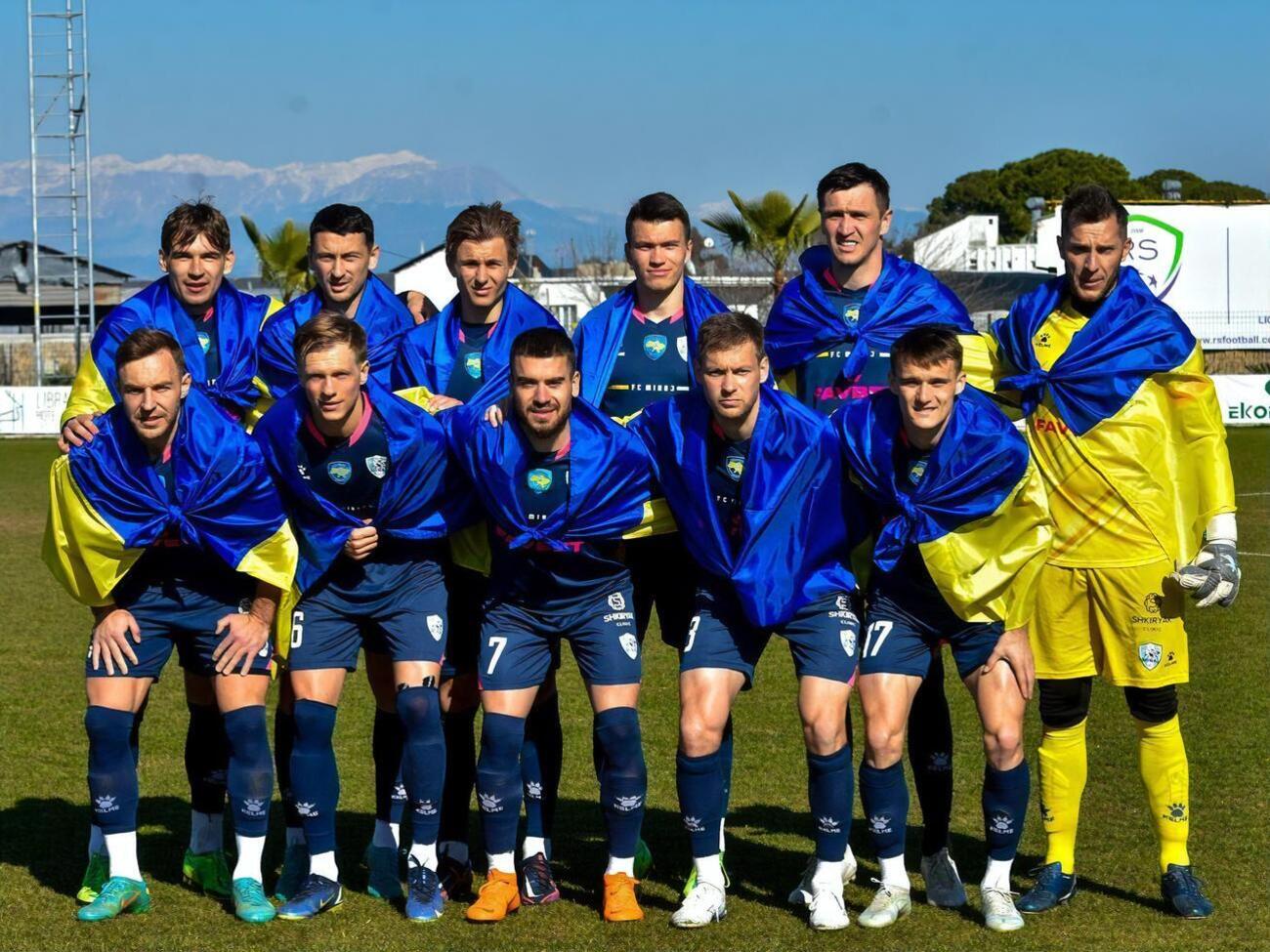 Українські спортсмени уранці після бійки вийшли на тренування за розкладом, зазначили у клубі. Росіяни виселяються з готелю