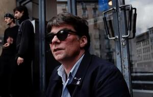 Гекке заявил, что журналистка в течение 20 лет критиковала его постановки, переходя на личности