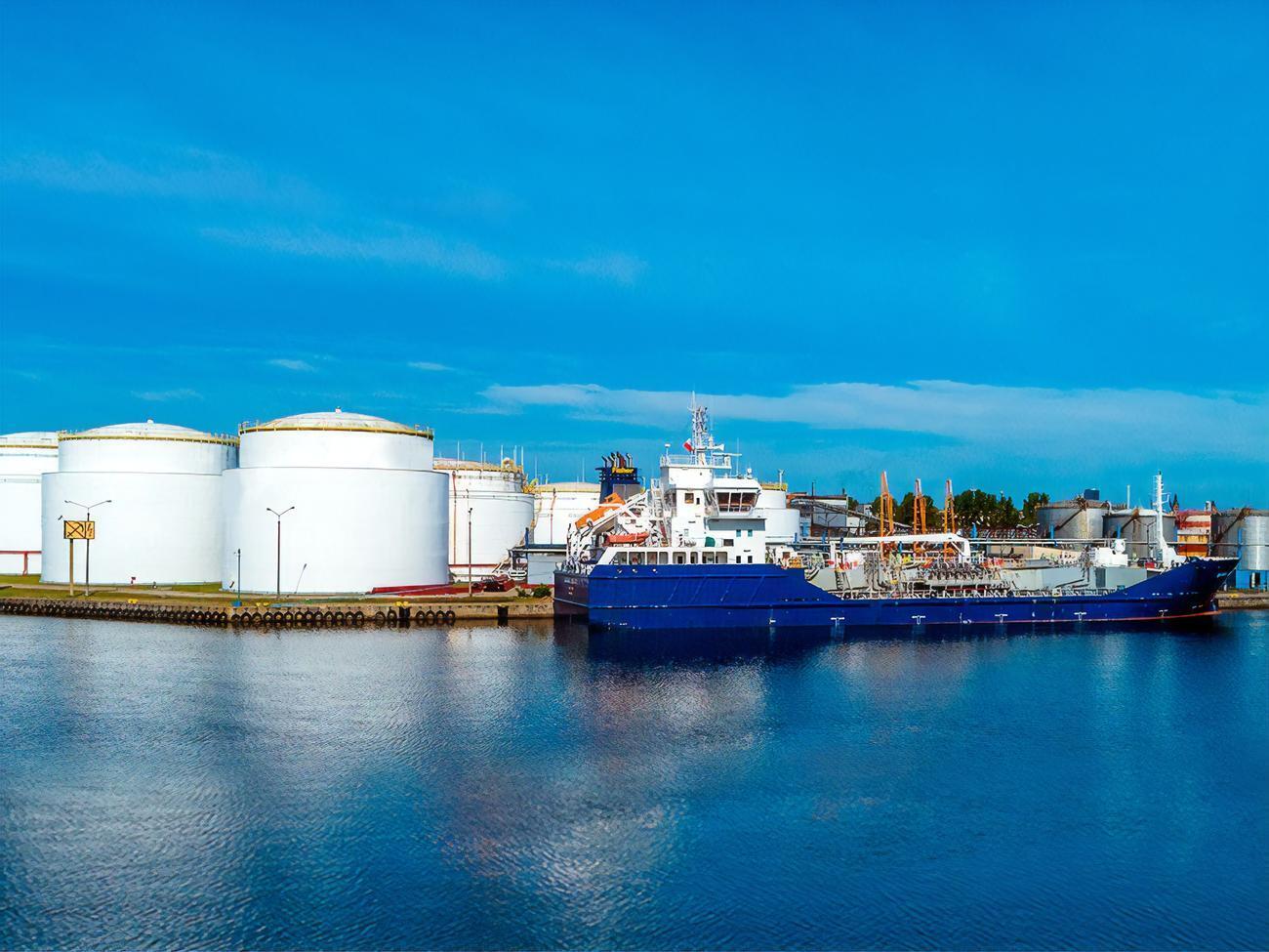 Основным поставщиком бензинов компания выбрала НПЗ в Роттердаме