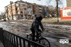 У Бахмут обмежили доступ ззовні, але в місті триває життя