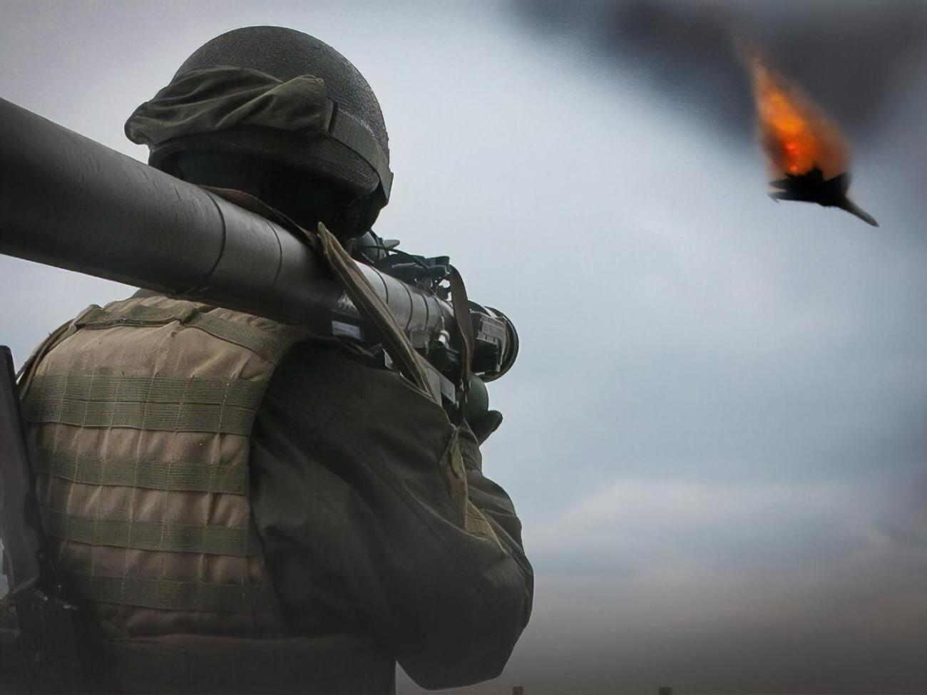 Літак загорівся після влучання в нього ракети