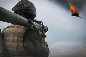 Літак загорівся після влучання в нього ракети