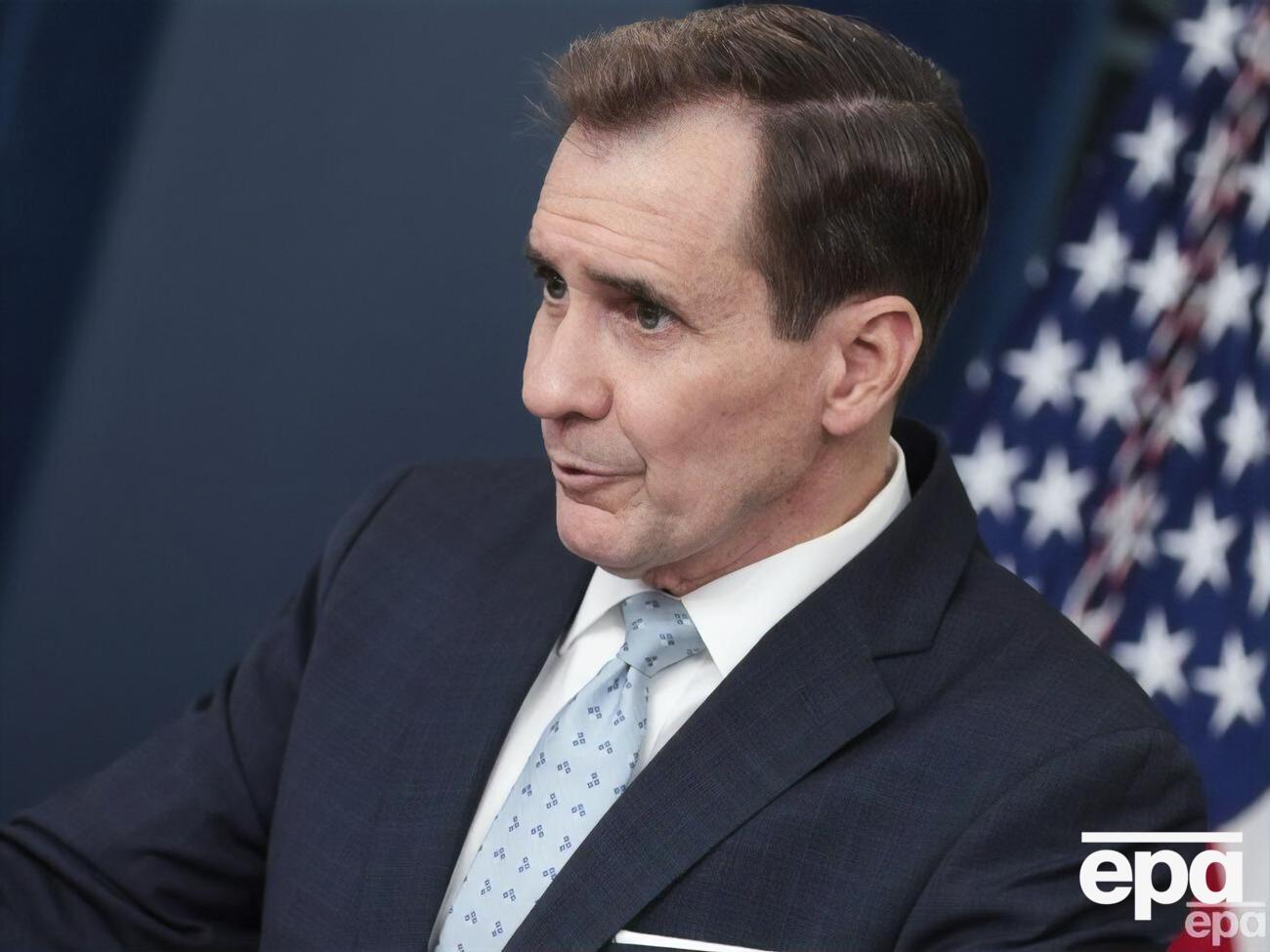 По словам Кирби, все три объекта летели на малой высоте, чем представляли опасность для гражданского воздушного движения