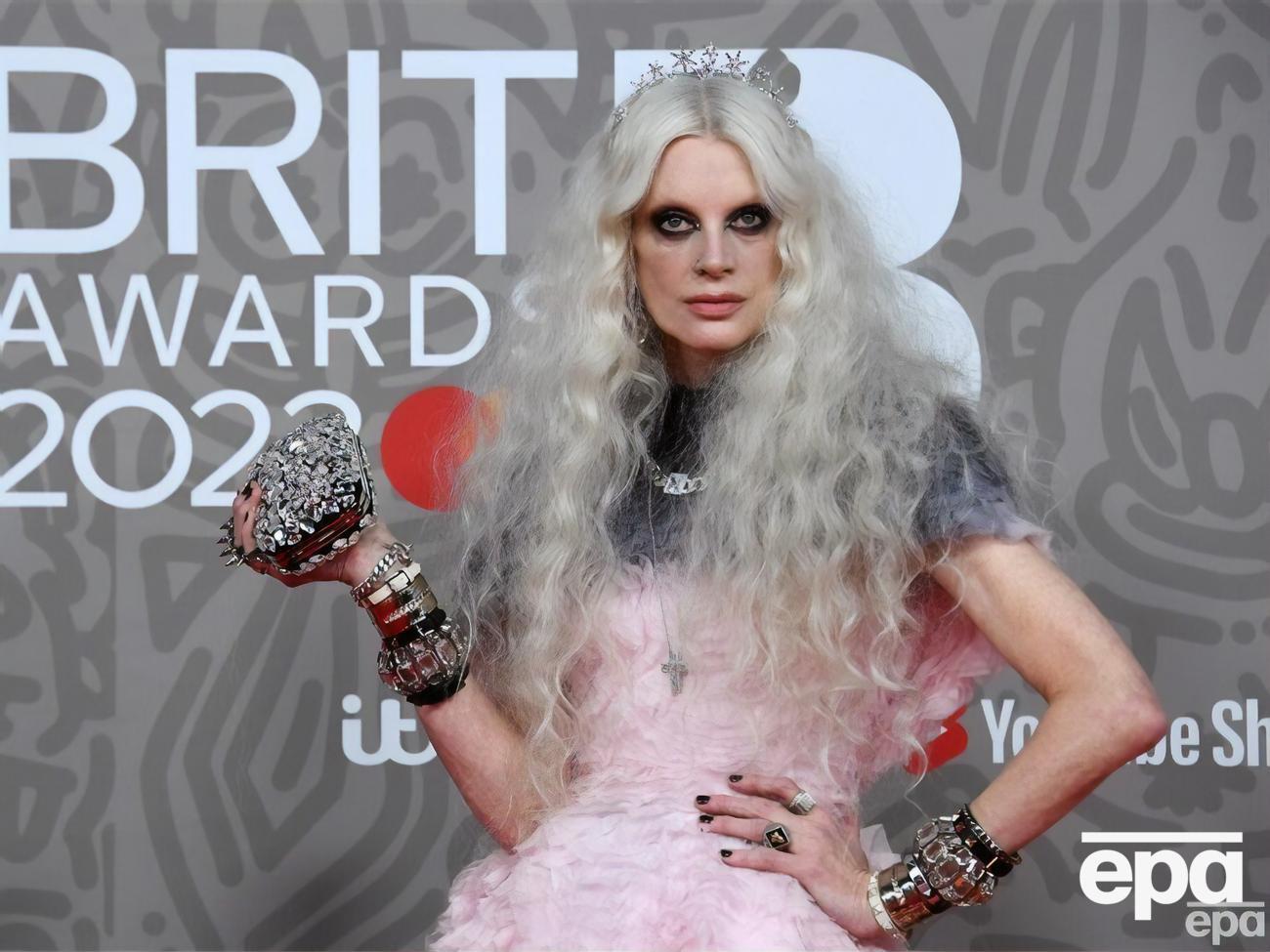 Макменамі народилася 1966 року у США