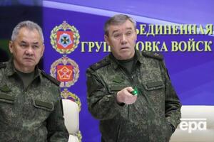 Шойгу и Герасимов (на фото) создают резерв заключенных, которыми они смогут непосредственно управлять через ЧВК министерства, считают в украинской разведке