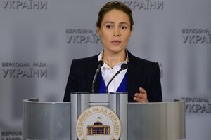Королевская сообщила о сложении полномочий нардепа, учитывая "состояние здоровья и семейные обстоятельства"