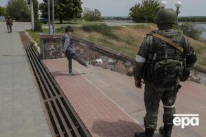 Оккупанты вывозят детей из Украины и перевоспитывают в лагерях, говорят исследователи