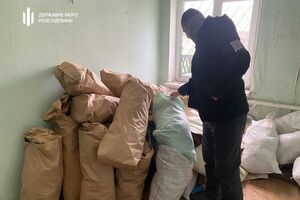Во время обыска изъято около одной тонны маковой соломки и оборудование для фасовки