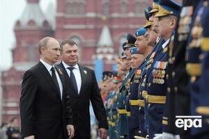 По словам Пугачева, Путин разрешил Сердюкову "воровать в прямом смысле"