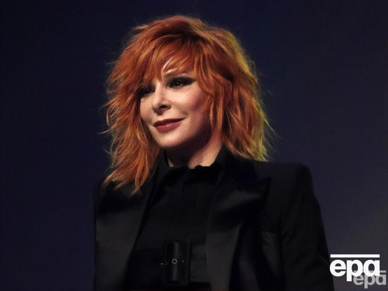 Клип для Фармер сняла французская актриса, певица и режиссер Лоран