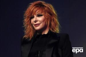 Клип для Фармер сняла французская актриса, певица и режиссер Лоран