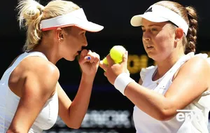 Кіченок (на фото зліва) та Остапенко перемогли пару з Тайваню