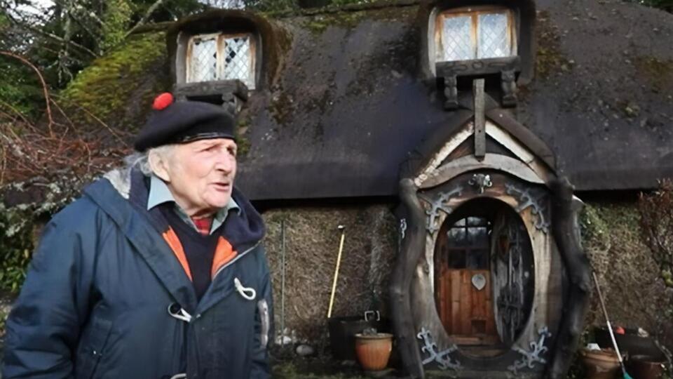 Грант изначально планировал обустроить сарай как временное жилье