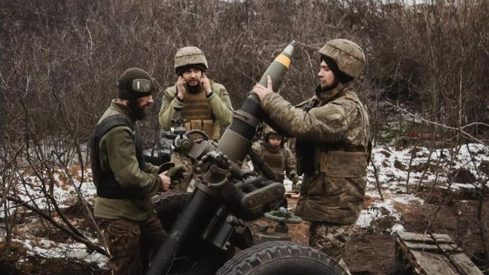 Подразделения ракетных войск и артиллерии ВСУ за сутки поразили два пункта управления врага